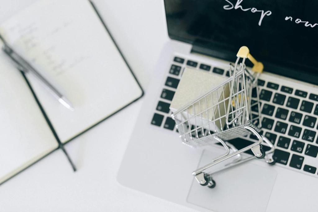 Află cum să reduci risipa alimentară, să economisești bani și să faci cumpărături inteligente! Descoperă strategii simple pentru un stil de viață sănătos și sustenabil.