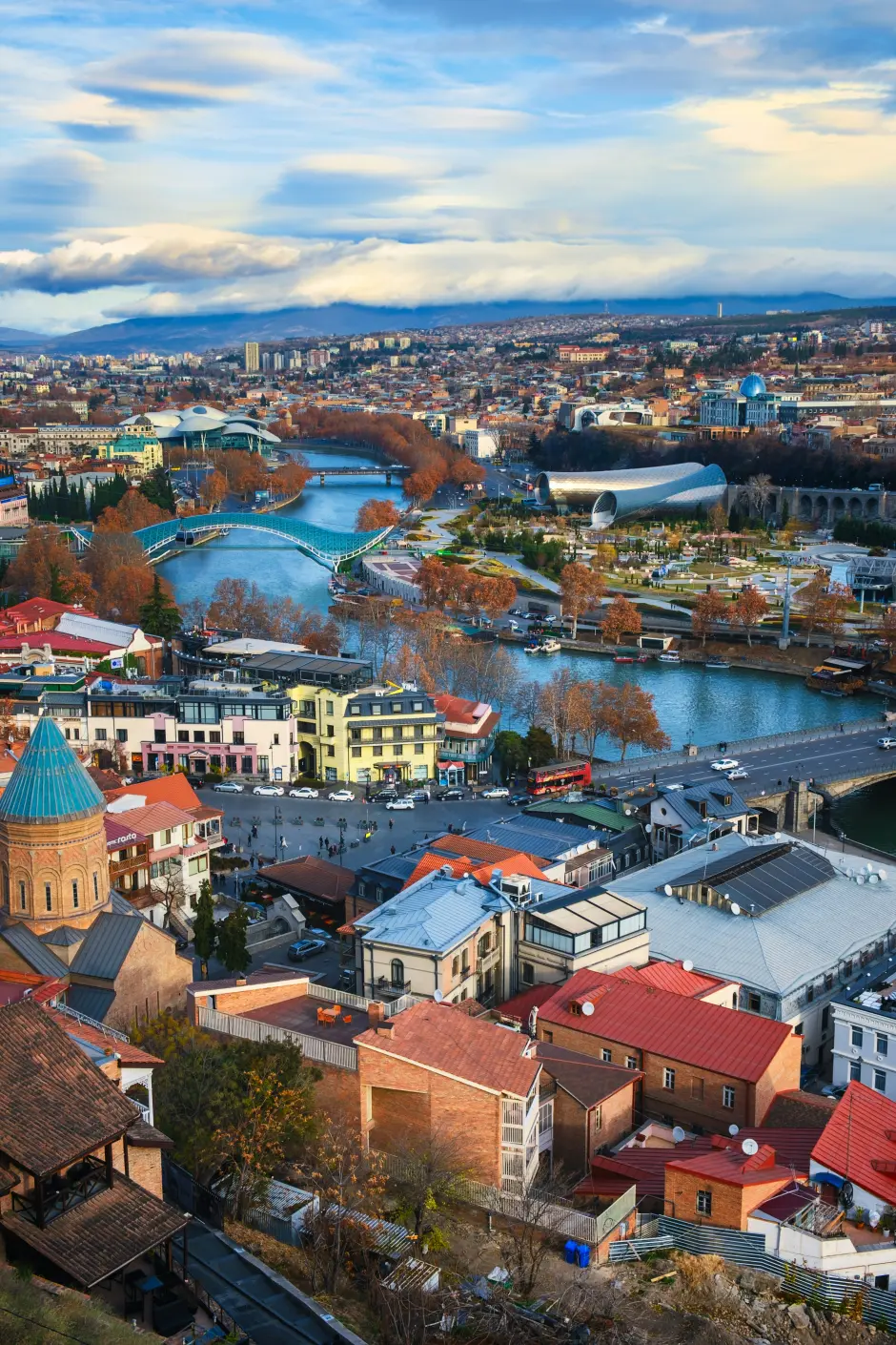 Vacanță cu buget mic în 2026: ghid complet pentru a călători mai mult cu mai puțini bani - Imagine 3