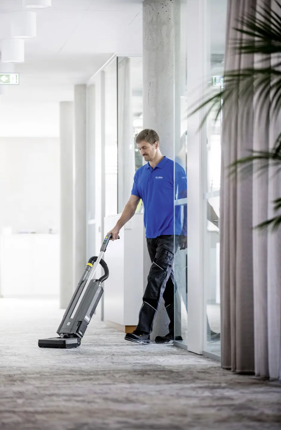 Cum alegi aspiratorul profesional Kärcher potrivit pentru business, curățenie, HoReCa, auto sau spații comerciale - Imagine 1